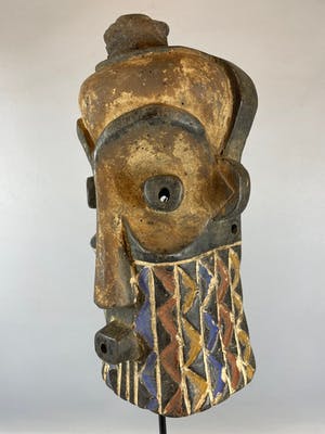 Pende - 220306 African mask from the Pende - Congo. kopen? Bied vanaf 45!