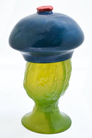 Niet of onleesbaar gesigneerd - Figuur met hoed kopen? Bied vanaf 1!