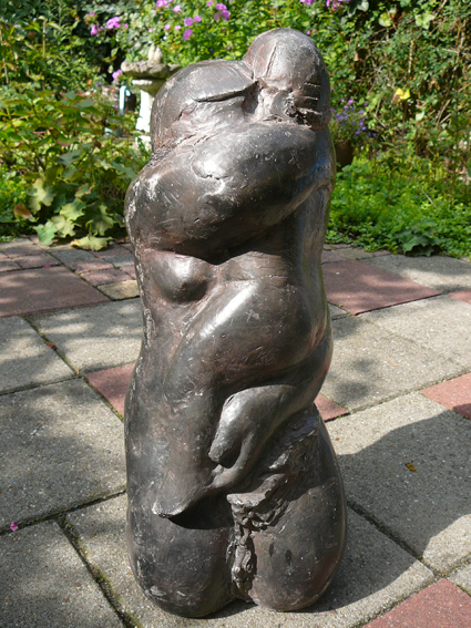 Niet of onleesbaar gesigneerd - Moeder en Kind -betongipsen beeld- kopen? Bied vanaf 1!