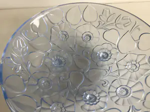 Niet of onleesbaar gesigneerd - Art Deco schaal met bloemen motief kopen? Bied vanaf 1!