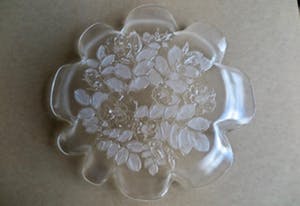 Walther glas - Grote Waaierschaal - kristalglas met floraal decor in reliëf en gepatineerd kopen? Bied vanaf 1!