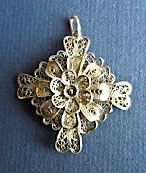Curiosa - Filigrain zilveren hanger - Fijn bewerkt - Bloemmotief - PRIJS VERLAAGD kopen? Bied vanaf 39!