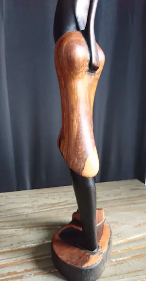 Niet of onleesbaar gesigneerd - Abstract houten beeld - Afrikaanse vrouw met kruik kopen? Bied vanaf 1!