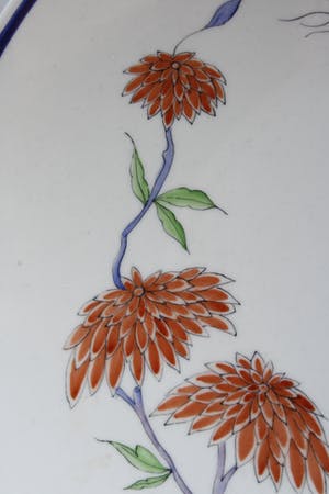 Niet of onleesbaar gesigneerd - Prachtige Orginele Porseleinen Kakimon Schotel Bloemen op Rots Partij en Insekt kopen? Bied vanaf 1!