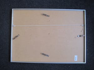 Niet of onleesbaar gesigneerd - grote Gesigneerde Surrealistische Ets "de Eierdragers" 1978 kopen? Bied vanaf 10!