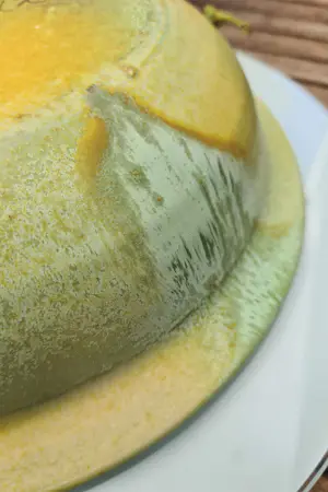 Adrie Moerings - - COLLECTABLE - Hand gedraaide aardewerken schaal en hand gesigneerd. kopen? Bied vanaf 25!