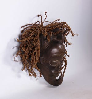 Chokwe - Houten Chihonge initiatiemasker met touwhaar kopen? Bied vanaf 1!