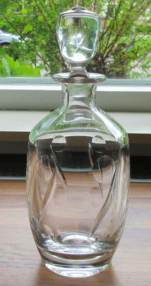 Niet of onleesbaar gesigneerd - Kristallen geslepen Whiskeykaraf verkocht voor € 10!