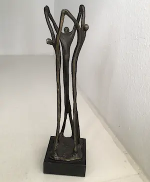 Corry Ammerlaan - Sculptuur “ GEBUNDELDE SAMENWERKING “. Gesigneerd kaufen? Bieten Sie von 1!