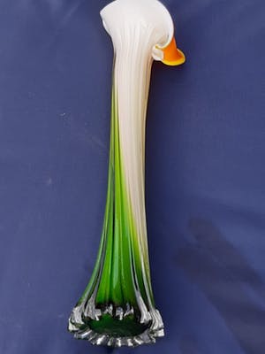 Niet of onleesbaar gesigneerd - Vaas - Aronskelk kopen? Bied vanaf 10!