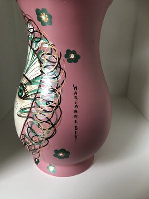 Marianne Bey - Pink Woman kopen? Bied vanaf 25!