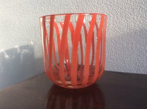 Niet of onleesbaar gesigneerd - TWEE APARTE GLAZEN DESIGN POTTEN kopen? Bied vanaf 1!