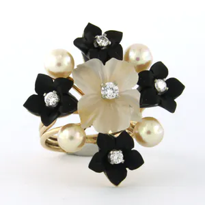 14k gouden ring bezet met bergkristal, parel, onyx en briljant geslepen diamant kopen? Bied vanaf 500!