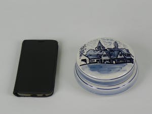 Niet of onleesbaar gesigneerd - Delfts blauw bakje / schaaltje / potje met deksel kopen? Bied vanaf 1!