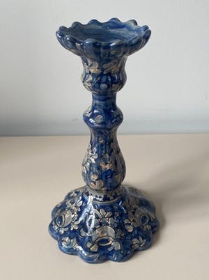 Niet of onleesbaar gesigneerd - C.M. Biagioli Gubbio - Twee hand gedecoreerde Majolica kandelaren kopen? Bied vanaf 1!