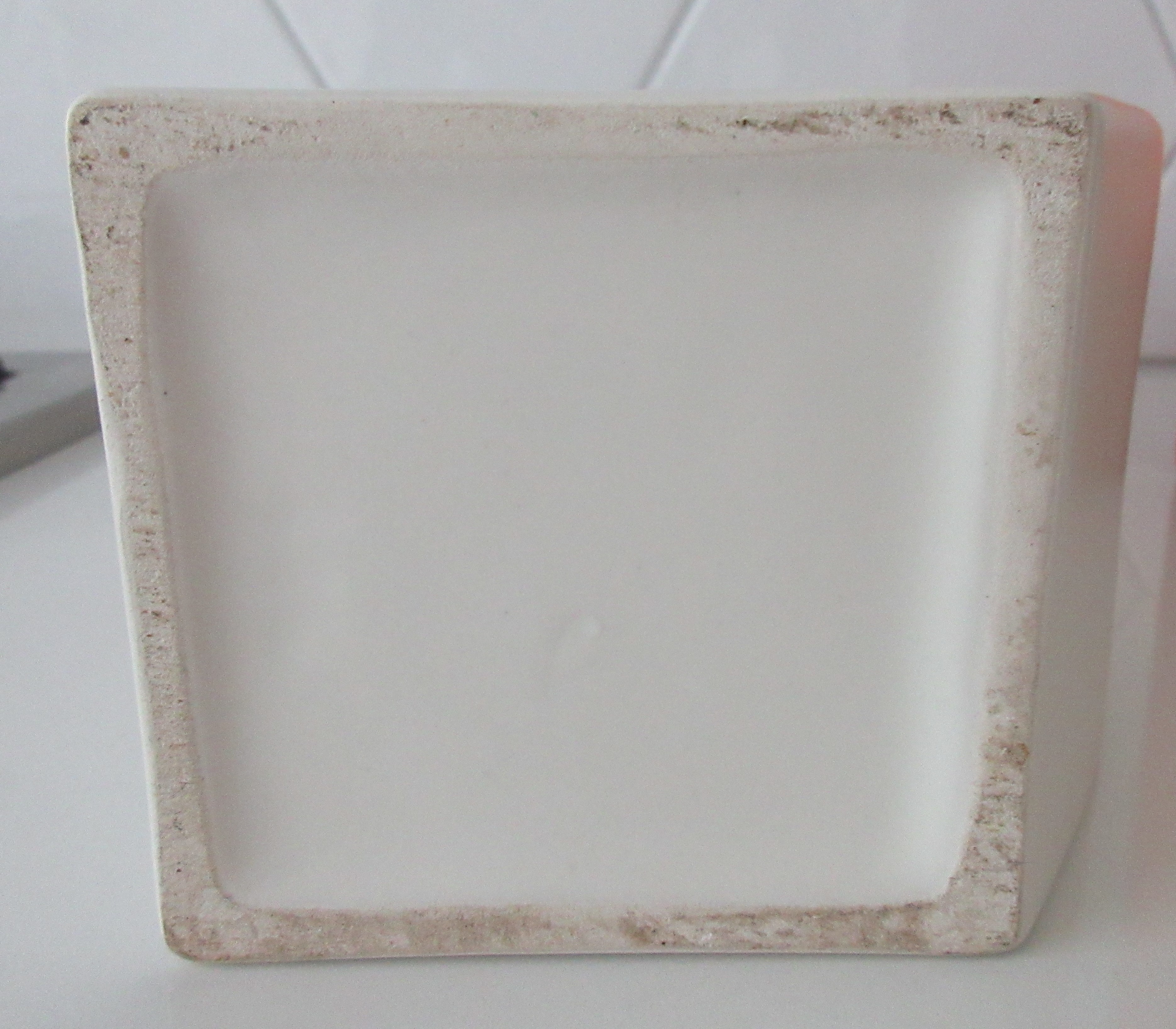 Niet of onleesbaar gesigneerd - Twee eighties platelen design vazen kopen? Bied vanaf 1!