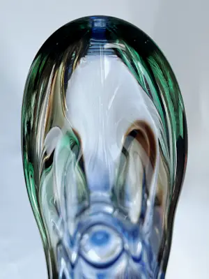 Adam Jablonski - Ornamental vase "Demure" kopen? Bied vanaf 150!