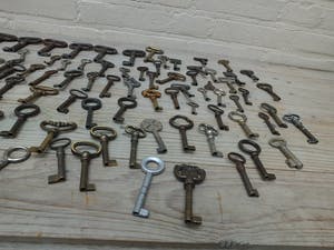 Curiosa - Partij sleutels van diverse afmetingen en metaal soorten. kopen? Bied vanaf 1!