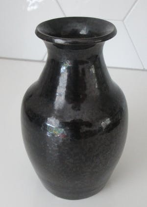 Elisabeth Klinkenberg - Antraciet potterie vaasje kopen? Bied vanaf 20!