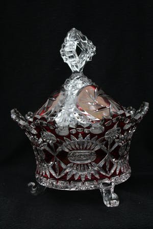 Niet of onleesbaar gesigneerd - Zwaar Kristalen Bonboniere. kopen? Bied vanaf 1!