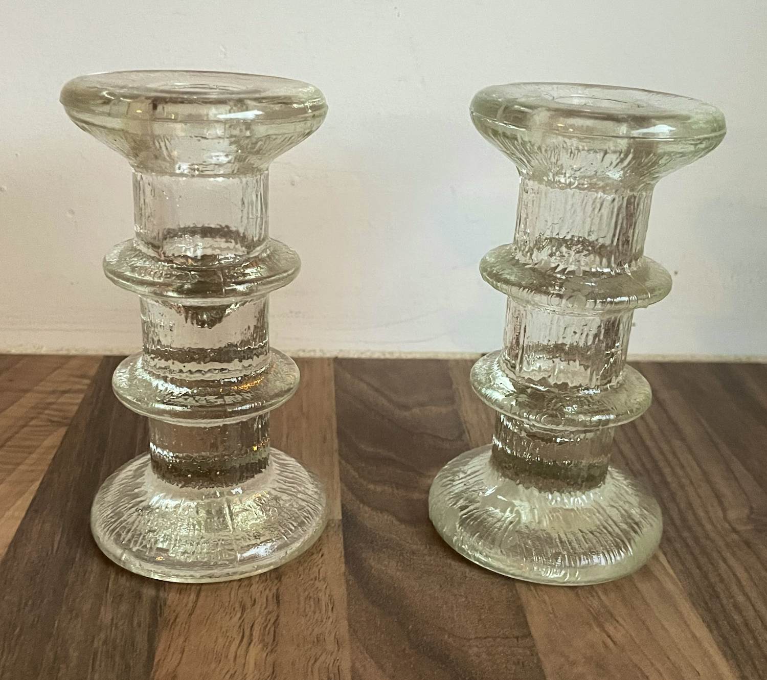 Pukeberg Glass - Twee ijsglazen kandelaren ontwerp Stafan Gellerstedt kopen? Bied vanaf 35!