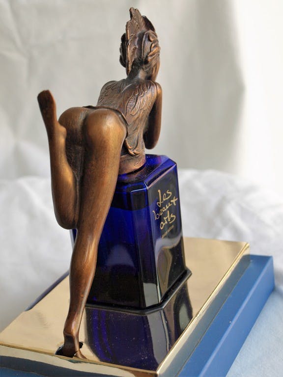 Ernst Fuchs - Bronzen beeld op parfumfles , Papagena – 1998  kopen? Bied vanaf 175!