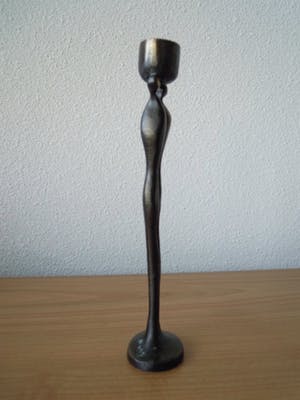 Corry Ammerlaan - Prachtig beeld / kandelaar van 2 slanke figuren- gesigneerd op de voet kopen? Bied vanaf 20!