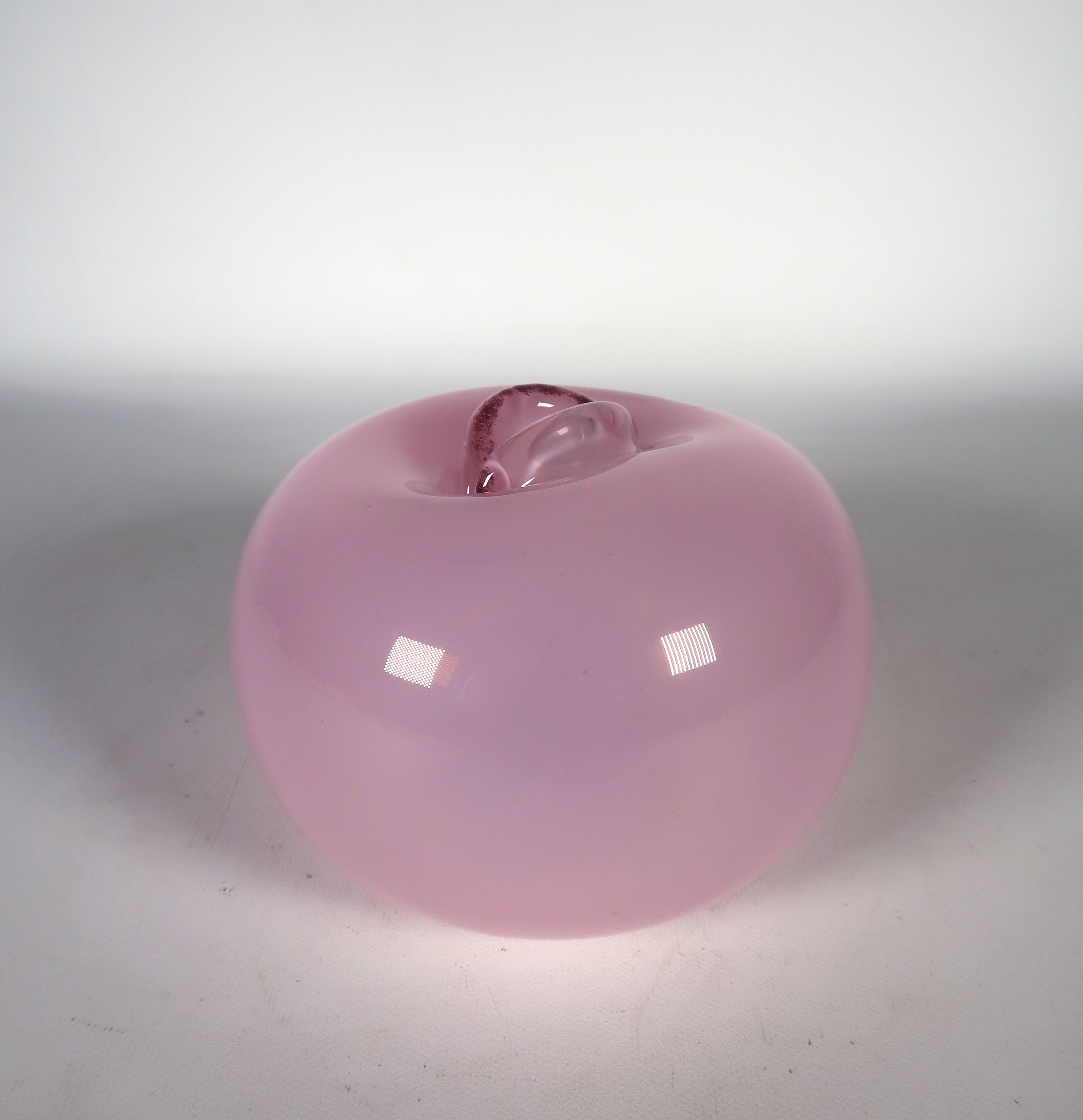 Willem Heesen - Glas, unica roze granaatappel verkocht voor € 50!