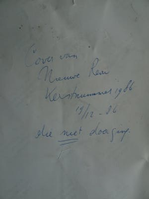 Niet of onleesbaar gesigneerd - Foto , Cover Nieuwe Revu Kerstnummer 1986, Koningin Beatrix - ingelijst kopen? Bied vanaf 1!