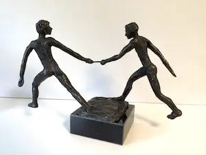 Astrid Veldhuyzen-Koppen - Sculptuur “ De estafette lopers “. zeldzaam kopen? Bied vanaf 99!