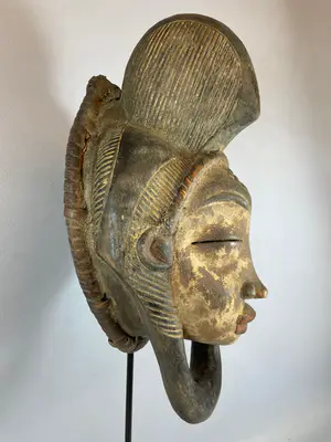 Punu - 220602 - Tribal used African female mask from the Punu - Gabon. kopen? Bied vanaf 45!