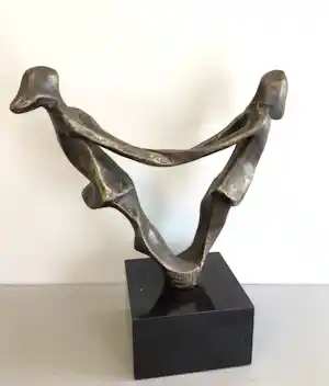 Austin Productions - Sculptuur “ Sisters “. zeldzaam verkauft für € 99!