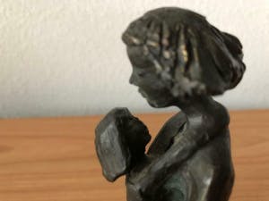 Astrid Veldhuyzen-Koppen - - prachtige, zware, vol bronzen sculptuur moeder en dochter kopen? Bied vanaf 49!