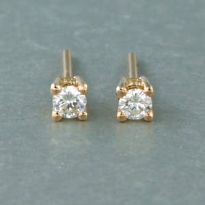 18k rosé gouden solitair oorknoppen met briljant geslepen diamant tot. 0,20ct kopen? Bied vanaf 210!