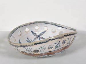 Plateelbakkerij Zuid-Holland - Arnhem Fayencefabriek & Flora Gouda - Lot van vijf keramieken objecten kopen? Bied vanaf 40!