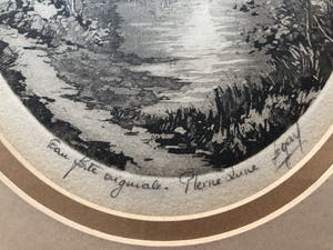 Niet of onleesbaar gesigneerd - Prachtig gesigneerde ovale ets in lijst en dubbele passe-partout. kopen? Bied vanaf 10!