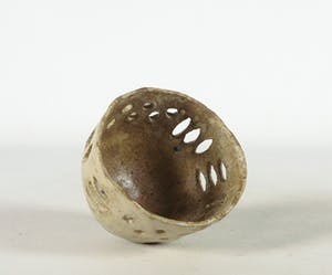 Carla van Ouwenaller - Aardewerk, Lot opengewerkte objecten kopen? Bied vanaf 35!