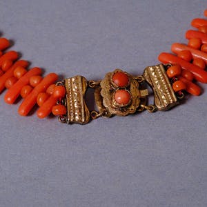 Niet of onleesbaar gesigneerd - bloedkoraal. kopen? Bied vanaf 1!