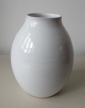 Pottenbakkerij Nagtegaal - Drie witte aardewerk vazen kopen? Bied vanaf 30!