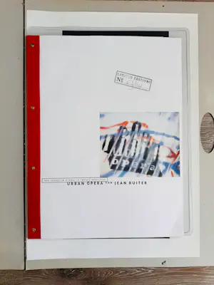 Jean Ruiter - Urban Opera Limited Edition nr. 914 met gesigneerde C-print KAWAESTVVTANS (1993) kopen? Bied vanaf 175!