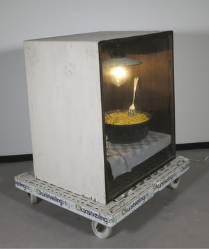 Harry Heyink - Voorstelling in houten box met lamp: De frieteters (naar Vincent van Gogh) (Groot) kopen? Bied vanaf 1!