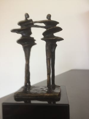 Brons (Onbekend) - Twee vriendinnen kopen? Bied vanaf 35!