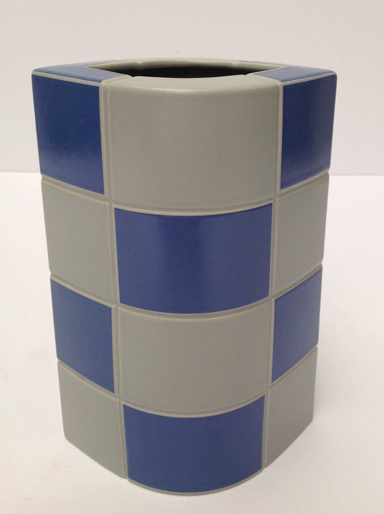 Jan van der Vaart - Schach vaas met blauwe en grijze vakken, Porselein Rosenthal  verkocht voor € 65!