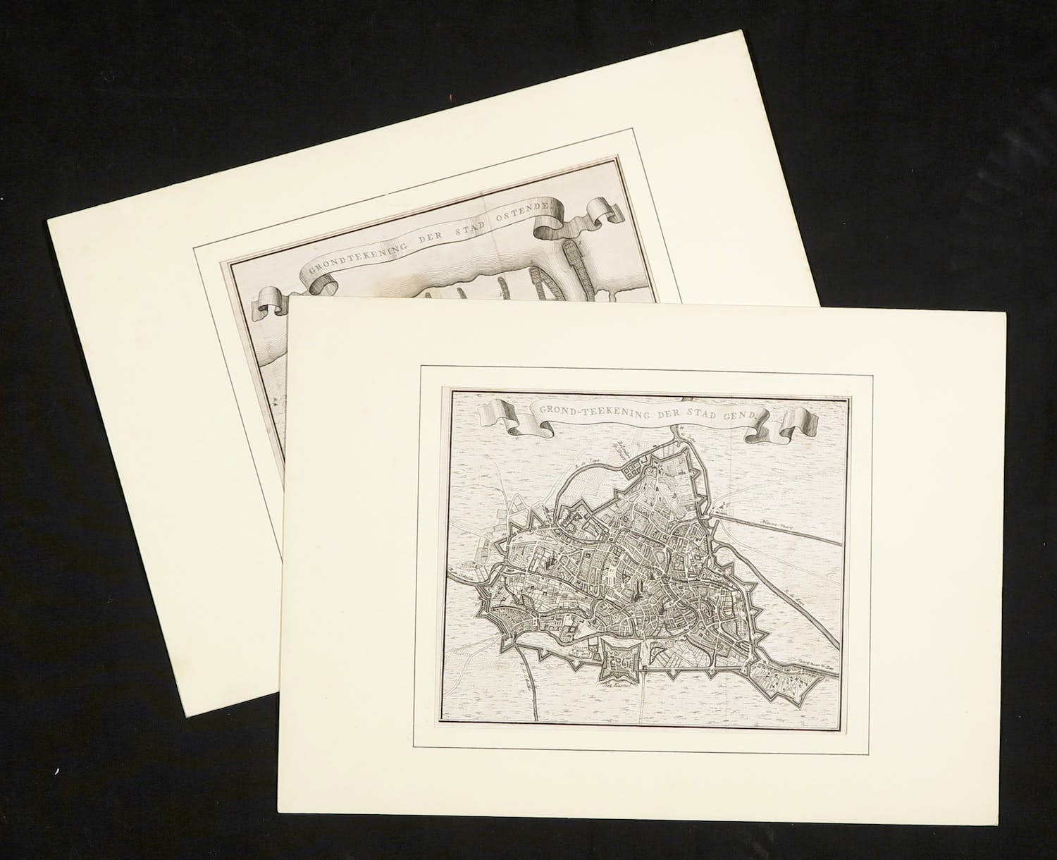 Isaac Tirion - Lot van twee kopergravures, Grondtekening der stand Ostende / (...) Gend kopen? Bied vanaf 1!