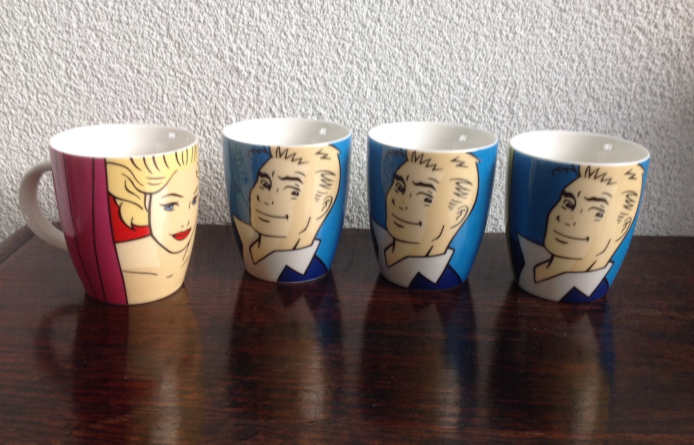 Alessi - en Luc Verschuuren: 4 lepels, 4 kopjes, 1 bus kopen? Bied vanaf 20!