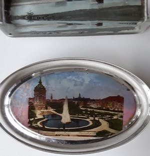 Curiosa - 6 antieke presse-papiers met voorstellingen kopen? Bied vanaf 1!