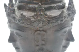 Niet of onleesbaar gesigneerd - Zeer Oude Drie Koppige Bronzen Boehda Sculptuur (1800) kopen? Bied vanaf 1!