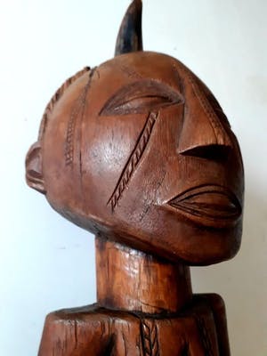 Niet of onleesbaar gesigneerd - TABWA - Hout - Gehurkte vrouwenfiguur kopen? Bied vanaf 10!