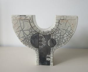 Niet of onleesbaar gesigneerd - XL Raku Keramische Dubbele Kandelaar met Brutalistische decoratie kopen? Bied vanaf 1!