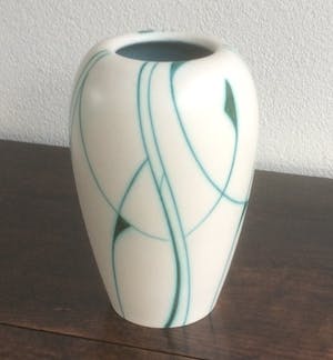 Plateelbakkerij Flora - VAAS “LIANE “ 1493 kopen? Bied vanaf 25!